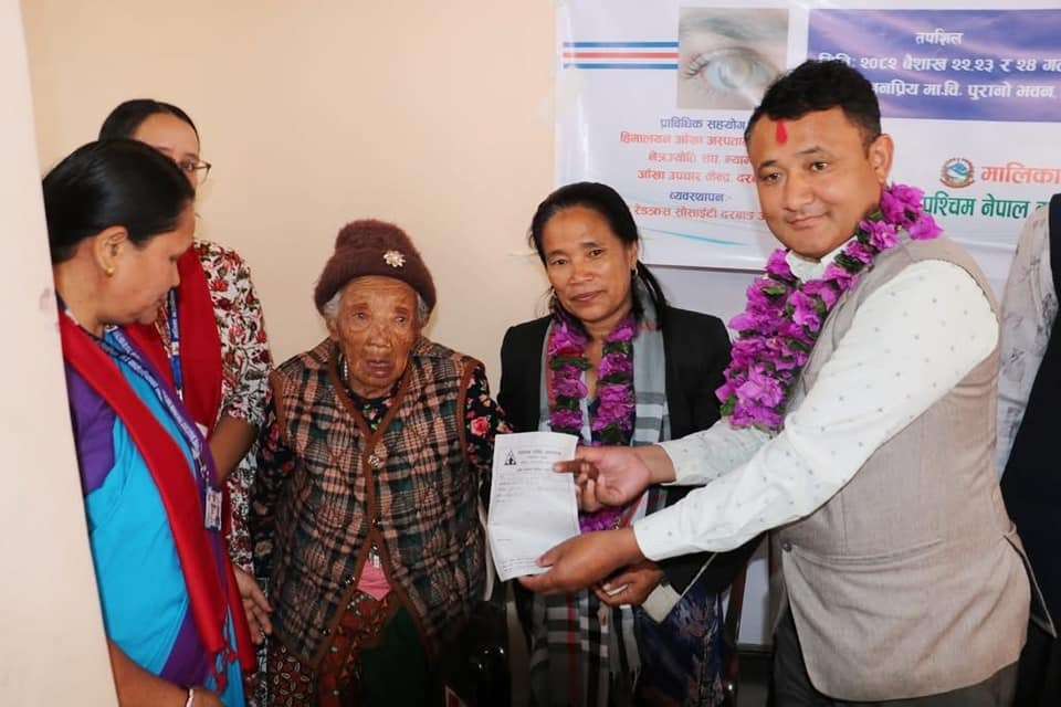दरबाङमा निःशुल्क आँखा शिविरबाट ७ सयबढी लाभान्वित