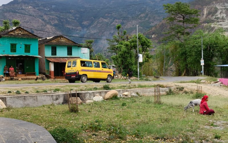 रत्नेचौरमा अध्यापन गराउने शिक्षकका छोराछोरी बाग्लुङ जिल्लाका नीजि विद्यालयमा