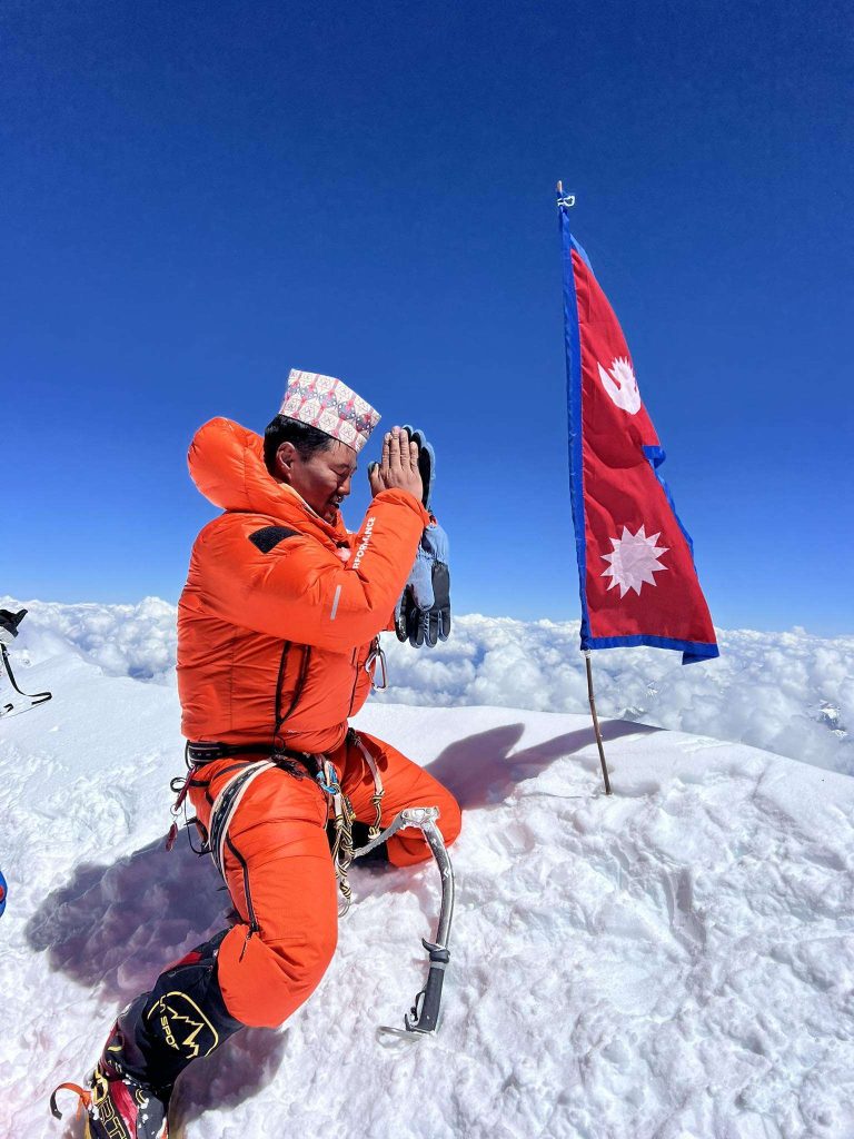 धौलागिरिमा वसन्तकालीन यामको पहिलो आरोहण